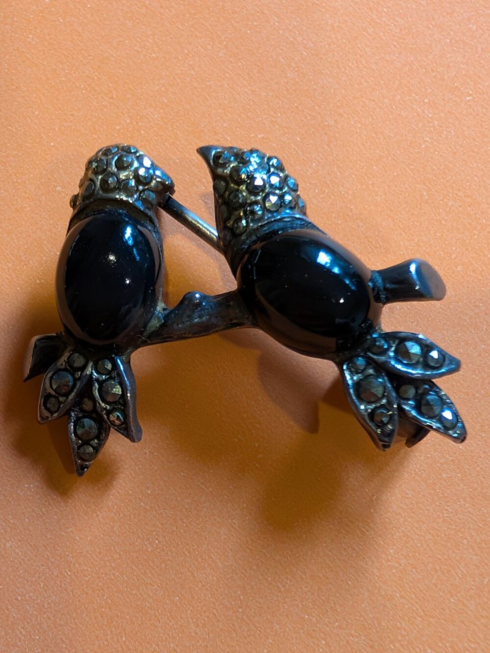 VINTAGE LOVEBIRDS PIN BLACK ONYX WITH MARCASITE SILVER 925